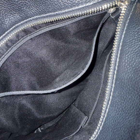 Coach Black Leather Shoulder Bag with Sleek Design - Picture 6 of 7